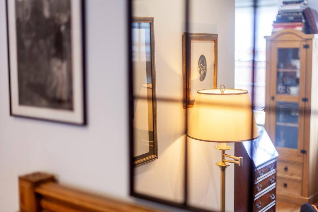 Apartament Outstanding Antique 1Br Flat In Soho Londyn Zewnętrze zdjęcie